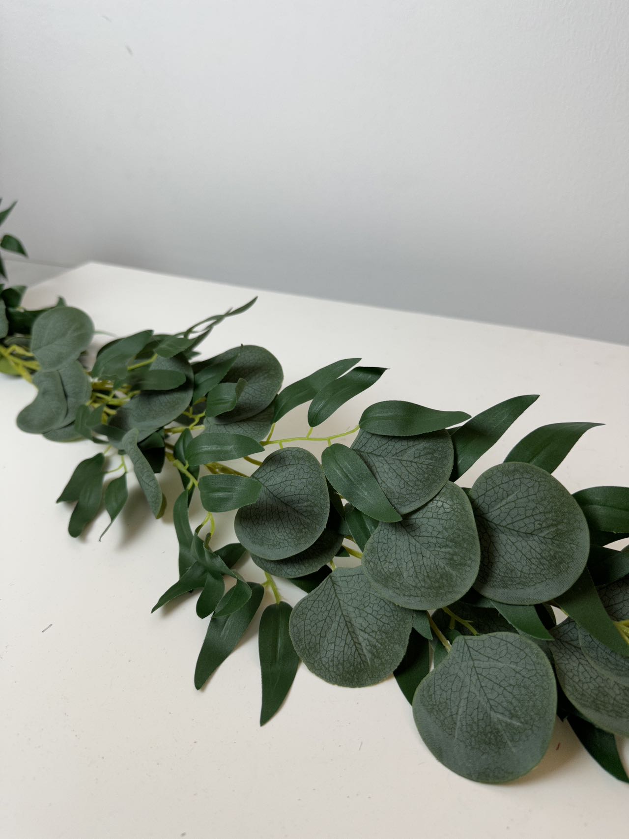 Зеленина евкалипт гирлянда