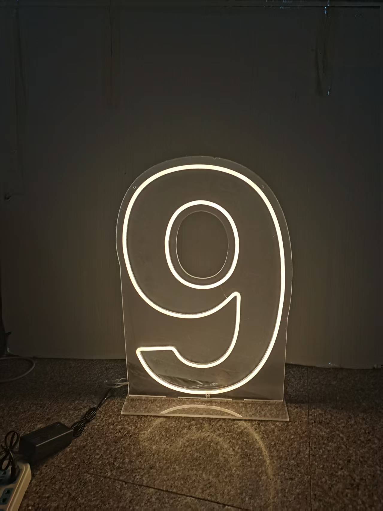 Светещи цифри прозрачни