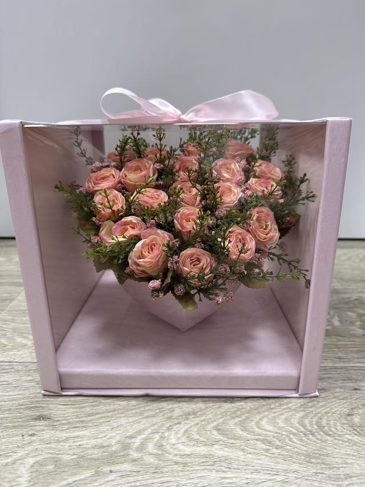 Аранжировка кутия със сърце