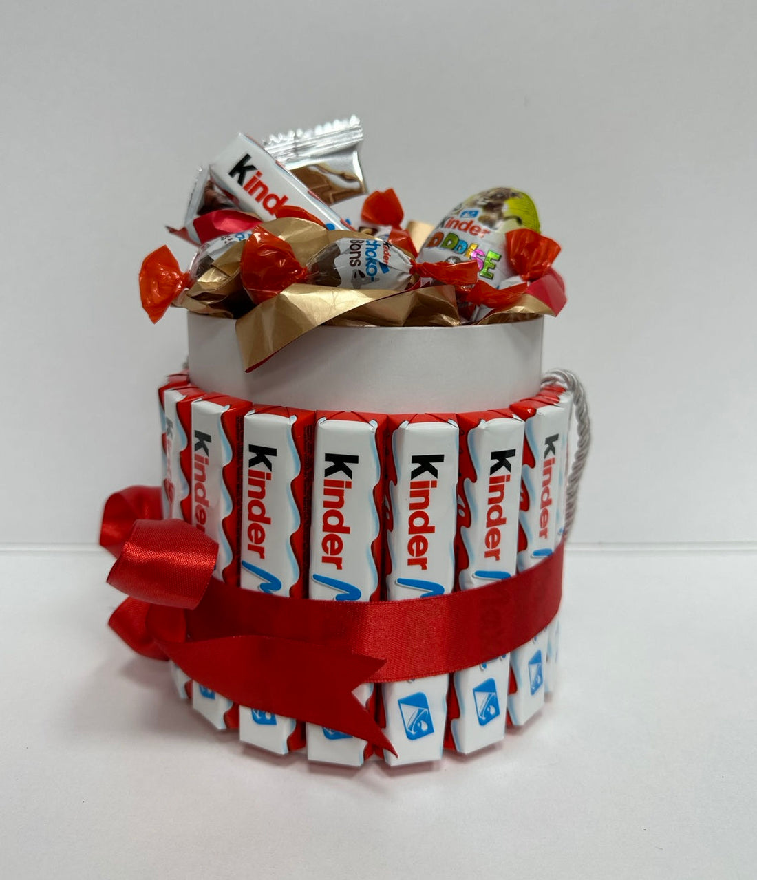 Подарък торта-лакомство