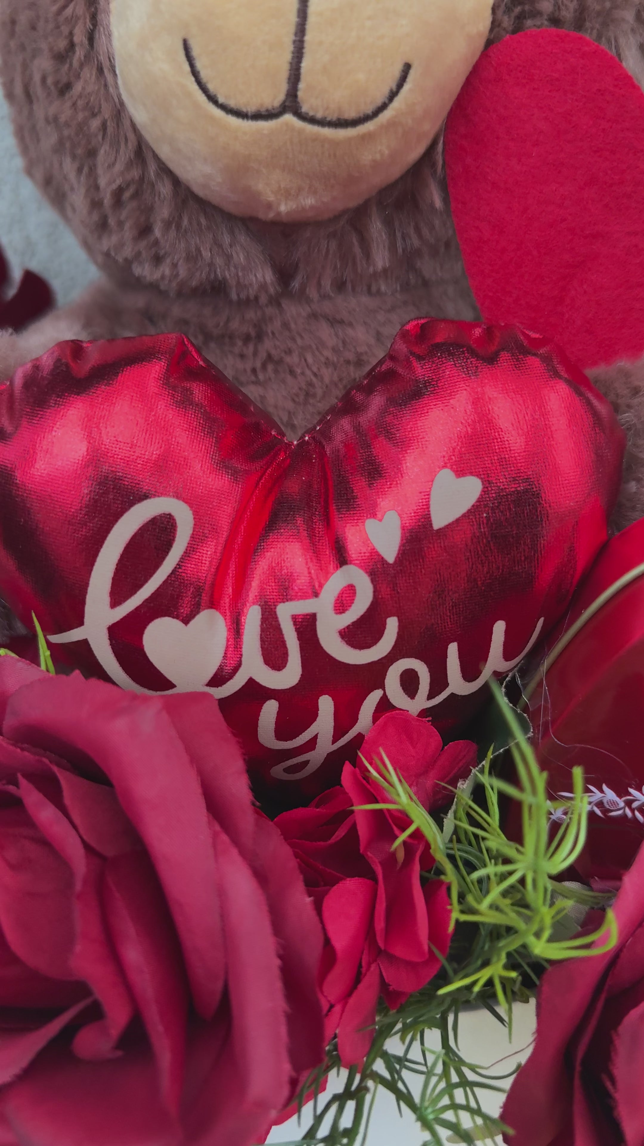 Романтичен подарък за Свети Валентин мече