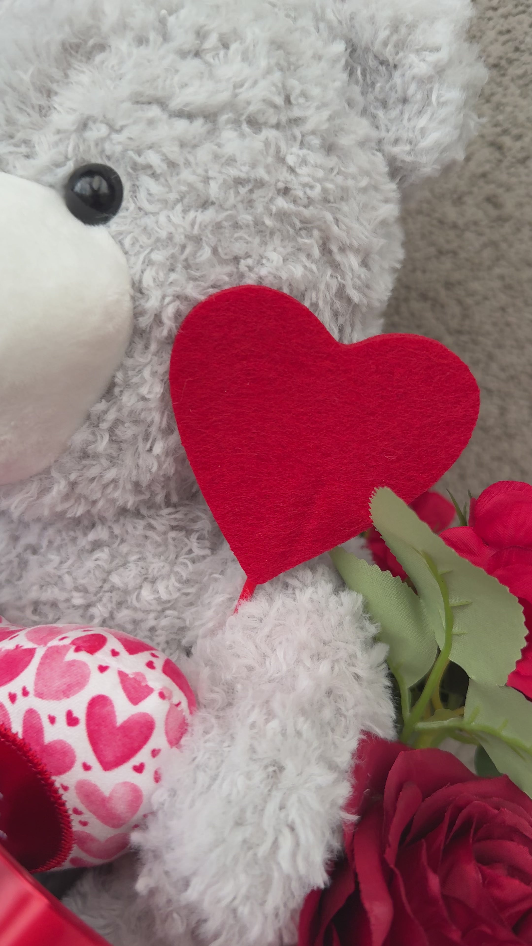 Романтичен подарък за Свети Валентин мече