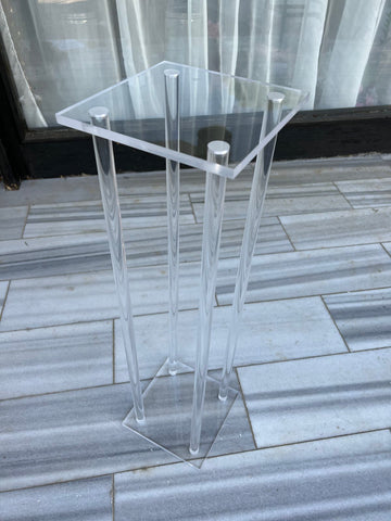 Акрилна стойка квадрат