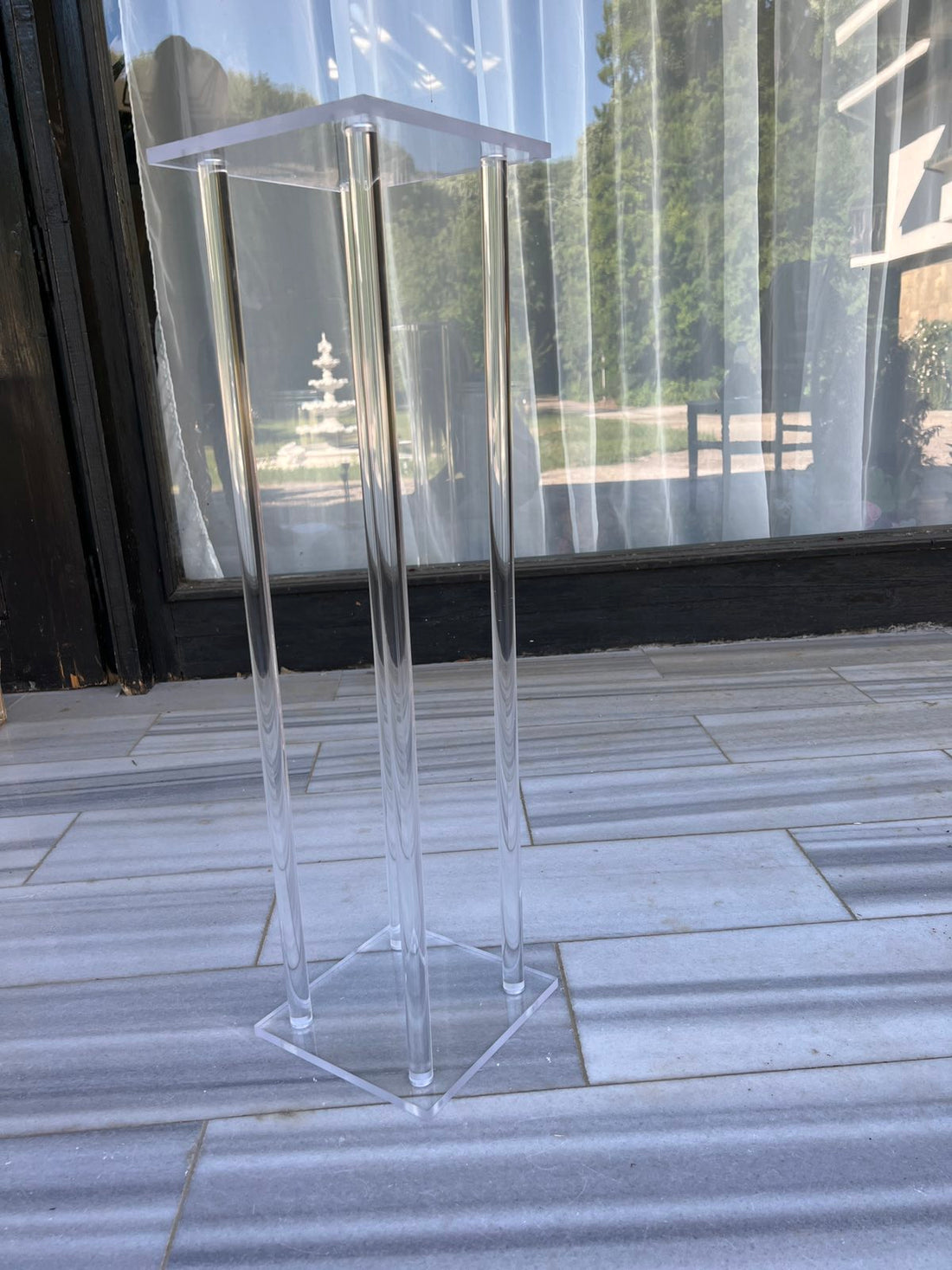 Акрилна стойка квадрат