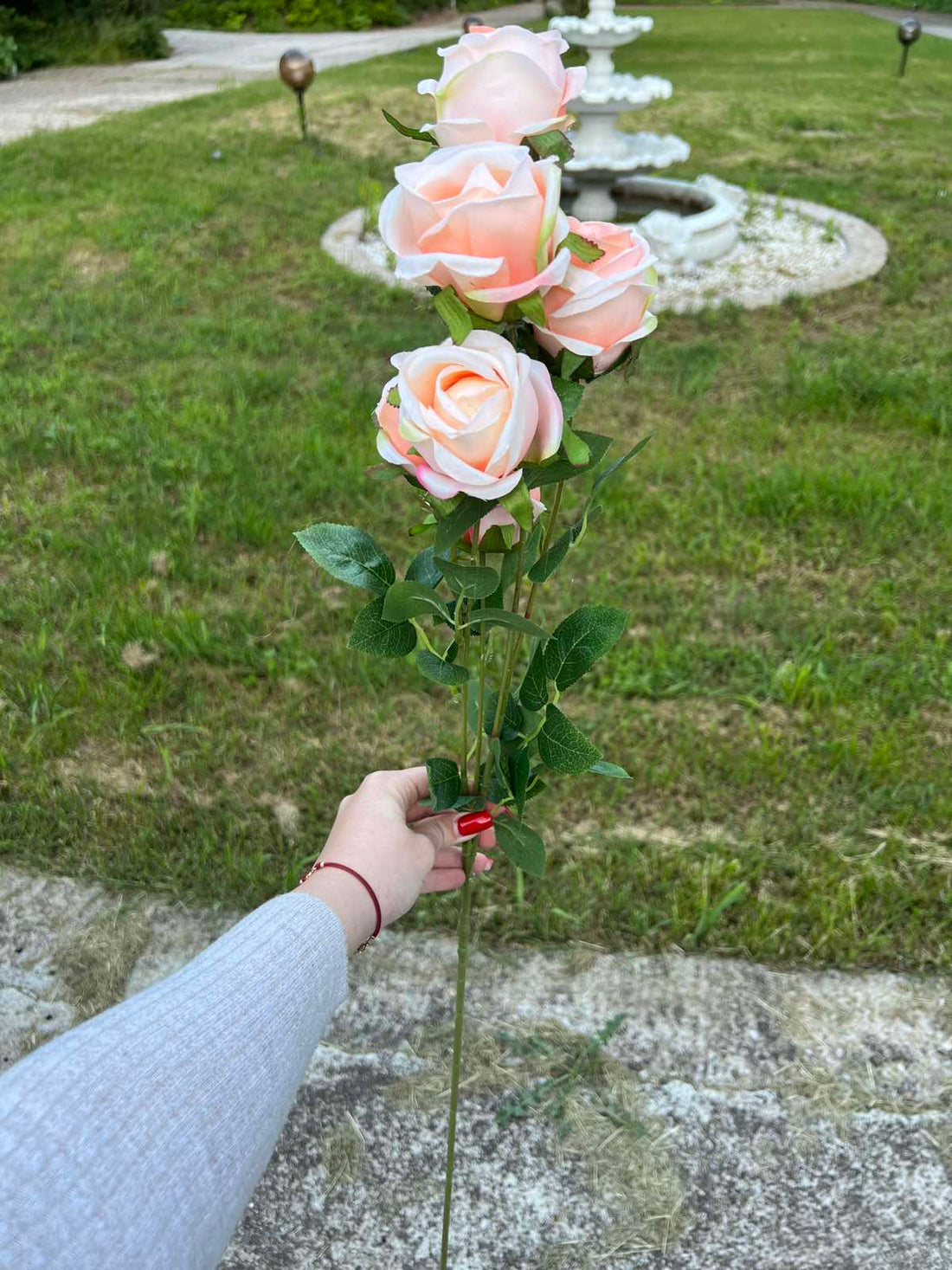 Изкуствена роза 6 глави светла праскова